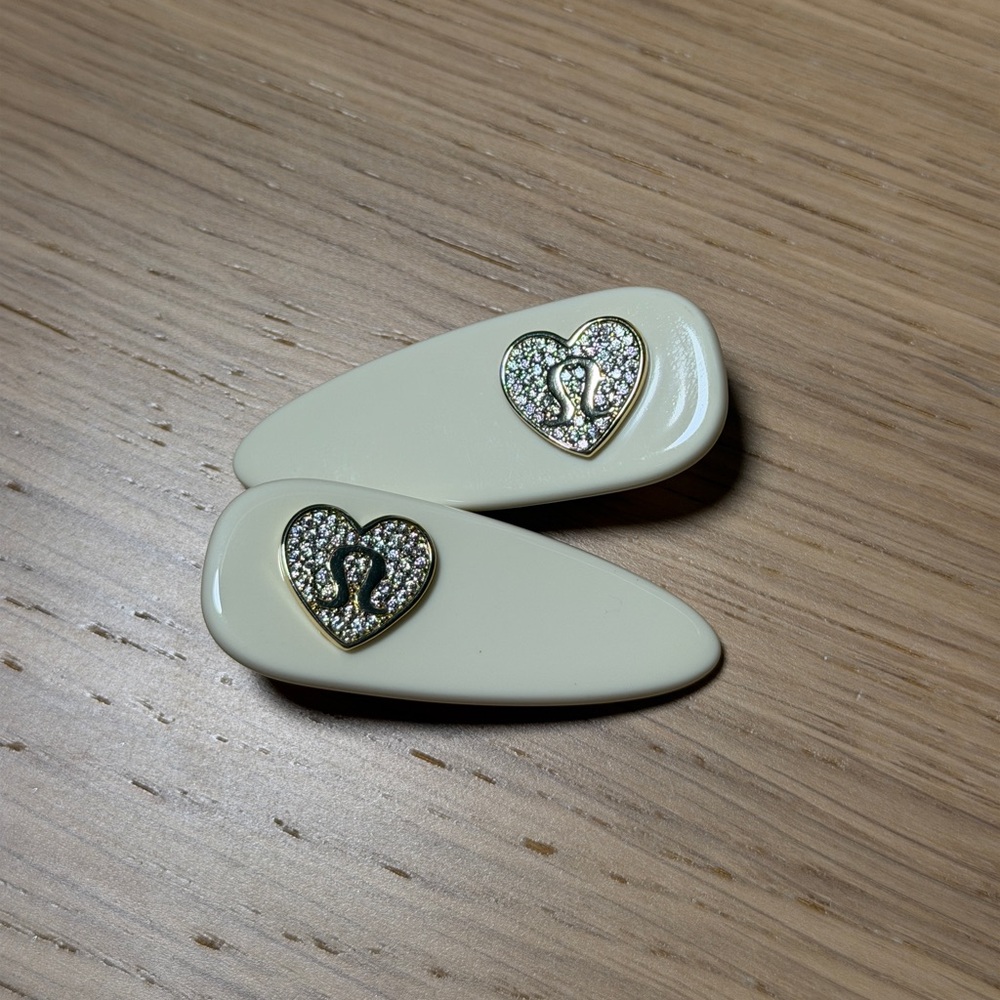 Lululemon Heart Rhinestone Alligator Snap Hair Clips